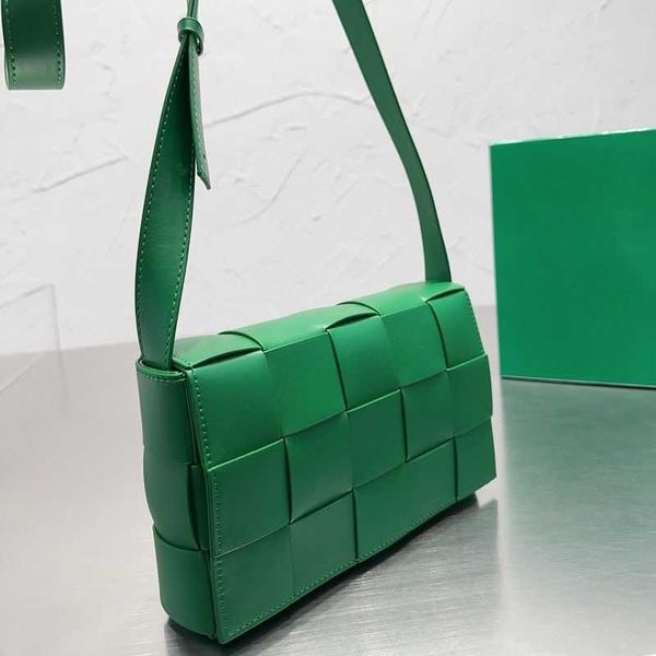 

new style woven small square bag fashion simple tofu net red the same one-shoulder diagonal underarm mobile phone