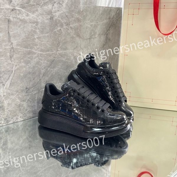 

luxurys sneakers casual alexander shoes tread slick chaussures high triple royal pale lace up sneaker men platform womens trainers xsd221115, Black