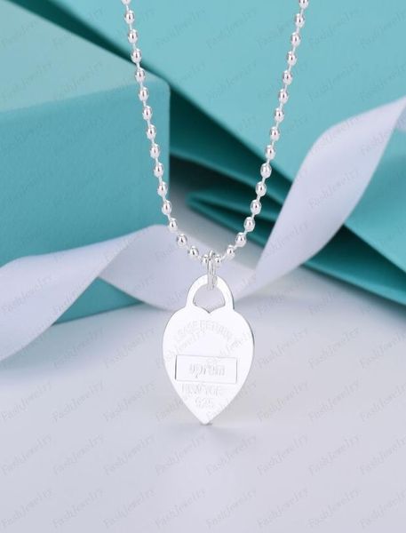 

2023 designer key pendant necklace female stainless steel couple silver chain pendant neck luxury jewelry gift girlfriend accessor1183455