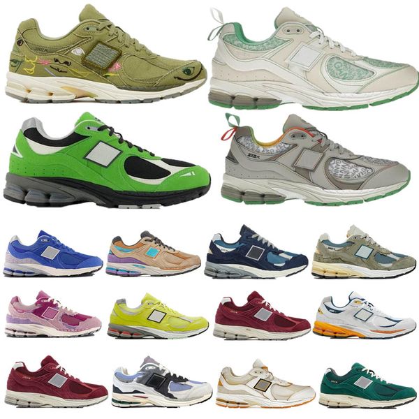 

designer 2002r series yuanzu grey classic grey co branded cloud rain grey retro sports shoes new casual shoes flat bottom womens sports shoe
