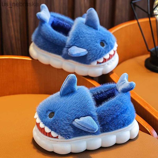 

children' slippers woolen shoes for boys girls sandals winter indoor shark slippers kids home shoes cartoon fluffy slippers l230518, Black;grey