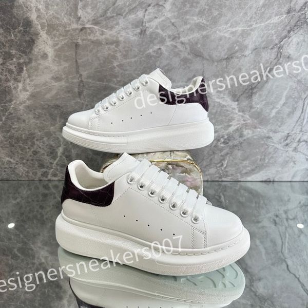 

2023 new mens designer shoes white black panda fuchsia grey fog rose whisper triple pink men women casual sneakers trainers xsd221114