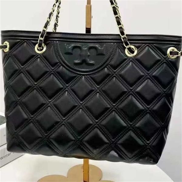 

68% off 2023 new bagdesigner new atmosphere handheld versatile crossbody tidal tote lingge autumn/winter shoulder bag women's large cap