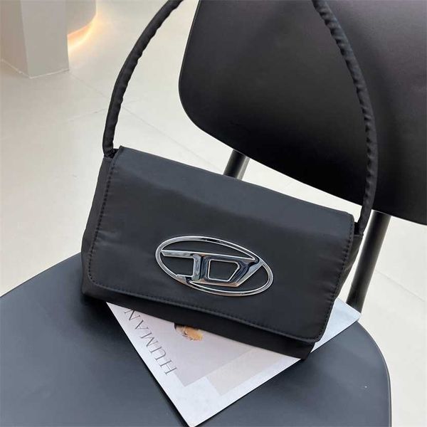 

61% off 2023 new bagdesigner new single shoulder with stall nylon fabric underarm handheld big bag internet red silver label