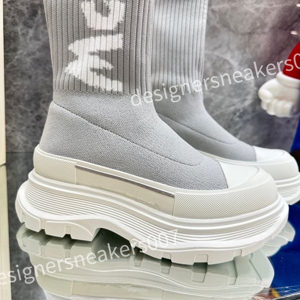 

2023 new shoe autumn and winter men sneaker male star fashion casual shoes mens socks shoes double non-slip soles 35-46 sneakers xsd221120, Black