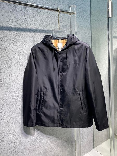 

2023 latest designer jacket fashion single breasted hooded black windbreaker luxury brand mens jackets, Black;brown