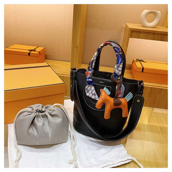 

luxury picotin lock bag summer women's 2023 new trendy and stylish single shoulder simple elegant crossbody bucket a9dj