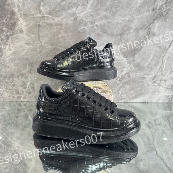 

new luxurys sneakers casual alexander shoes tread slick chaussures high triple royal pale lace up sneaker men platform womens trainers xsd22, Black