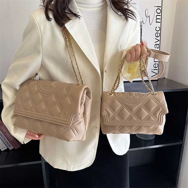 

61% off 2023 new bagdesigner xiaoxiangfeng leather lingge chain casual flip lock buckle fashion cloud women's bag