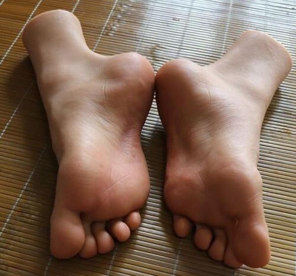 

2023 tpe male foot adjustable mannequin cloth sewing bones silicone pography silk stockings jewelry model soft silica gel c7348671988, Khaki