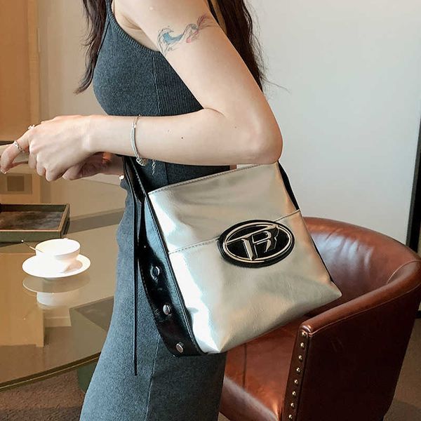 

handbag designer 2023 popular small for women this year new summer simple and versatile one shoulder crossbody korean bucket bag