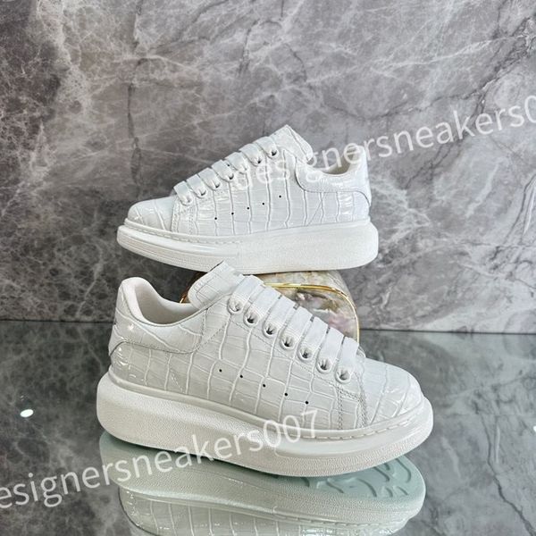 

new luxury sneakers casual alexander shoes tread slick chaussures high triple royal pale lace up sneaker men platform womens trainers xsd221, Black