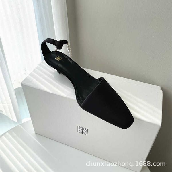 

2023 summer new toteme fashion pointy baotou sandals for women's kitty middle heel silk face pearl sandals