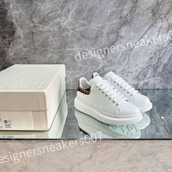 

luxurys mens designer shoes white black panda fuchsia grey fog rose whisper triple pink men women casual sneakers trainers xsd221114