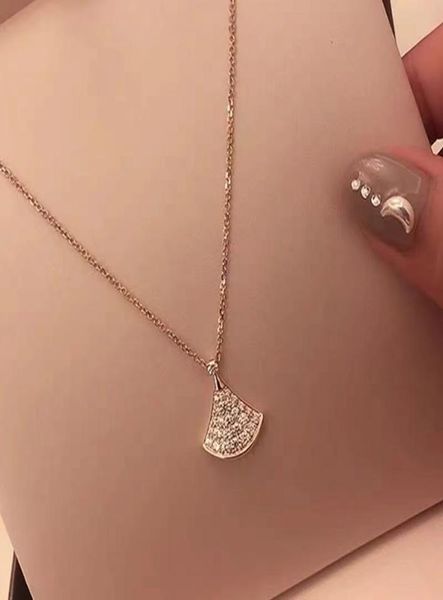 

fashion luxury small skirt diamond necklace ladies fanshaped pendant rose gold creative highquality gift4378384, Silver