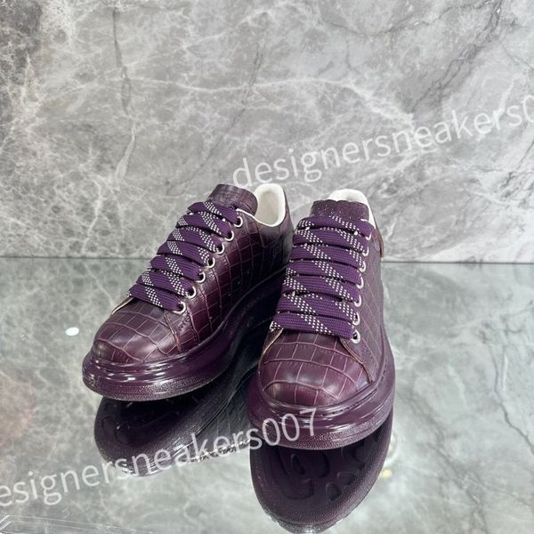 

2023 new luxury sneakers casual alexander shoes tread slick chaussures high triple royal pale lace up sneaker men platform womens trainers x, Black