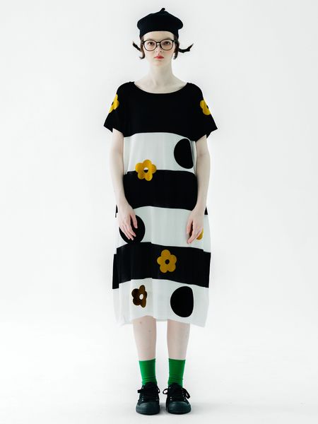 

urban dresses imakokoni original design 2023 summer knitted flower black and white striped dress long 234113 230719, White;black