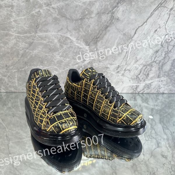 

2023 sneakers casual alexander shoes tread slick chaussures high triple royal pale lace up sneaker men platform womens trainers xsd221115, Black