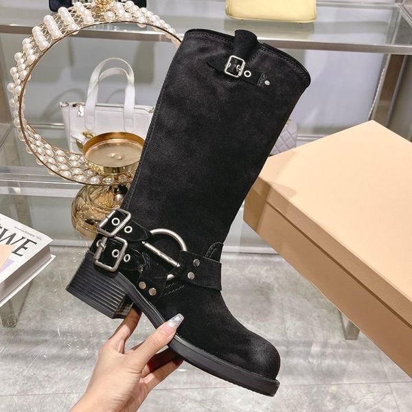 Bottes noires en daim 2