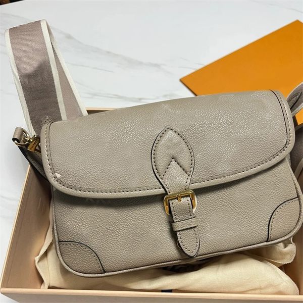 

flap luxury handbags old flower diane shoulder bags with canvas strap baguette pochette daily fashion crossbody bag for women trendy colorfu