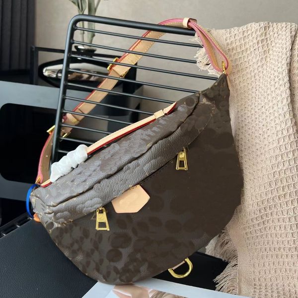 

2023 senior designer leather riding sports bag tra nsport oblique satchel multi-layer screen gift boxes m43644 high-grade men and women purs