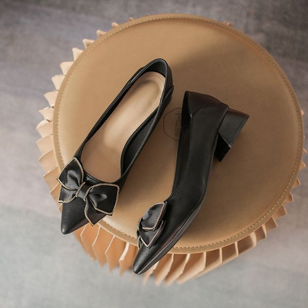 

leather cowhide thick shoes with single shoes, women's pointed shoes, soft-skinned flat-bottomed grandma shoes in summer, Black