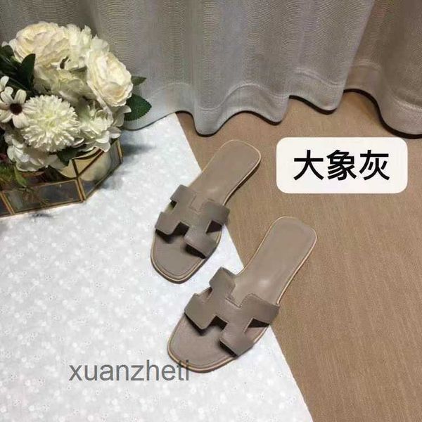 

sandal baida 2023 designer slipper bear summer slippers oran women's shoes color matching leatflat sandals for tourism litchi pattern b