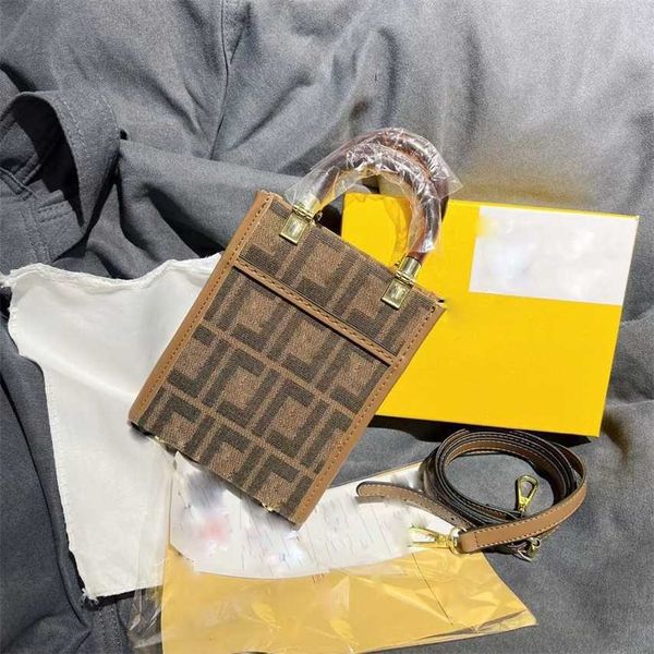 

68% off 2023 new bagdesigner olay presbyopia women's triumphal arch one shoulder crossbody design qin score handheld small square bag a