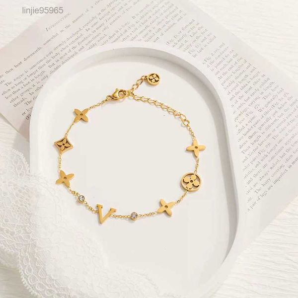 

bracelets designer for women chain elegant gold and silver fashion womens letter clover wedding special design jewelry, Golden;silver