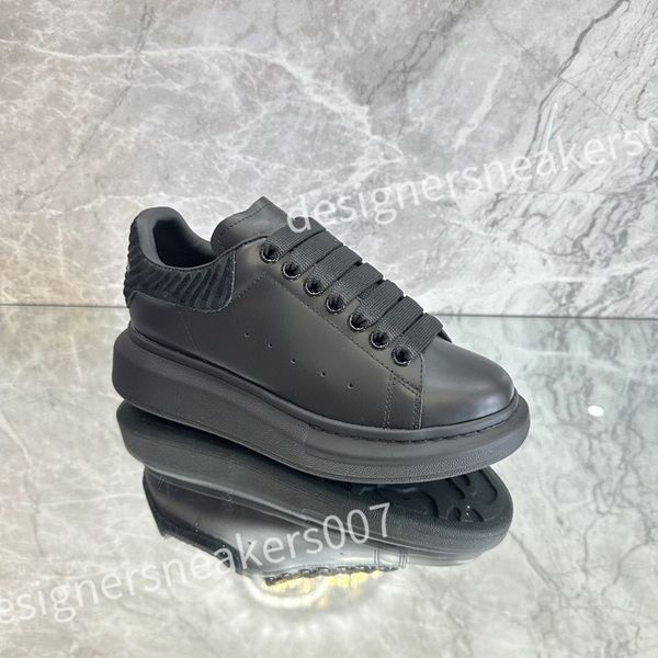 

2023 casual shoe trainer womens flat platform designer oversized white black leather mens designer woman shoe men designer sneaker xsd221126