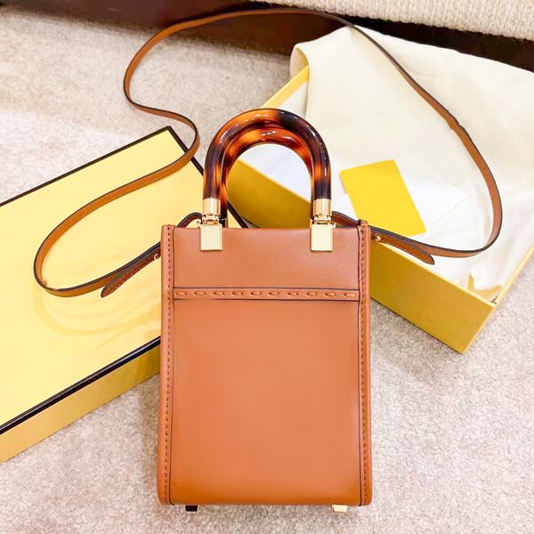 

luxury genuine leather square gym pochette totes bag womens mens vacation clutch summer travel cross body shop bags handle designer handbags
