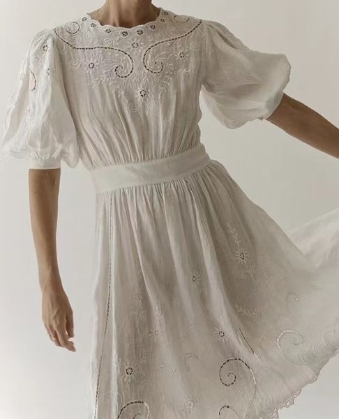 

2023 designer dress new women designer clothing french romantic bubble sleeves round neck retro embroidered hollow waist dress women, Black;gray