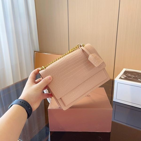 

new trendy and high-end feeling, niche fashion crossbody bag