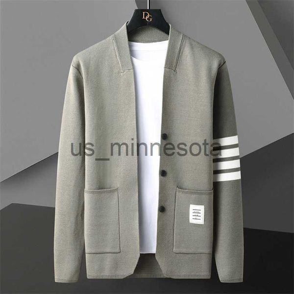 

men's sweaters 2022 contrasting stripes knitting cardigan man long sleeve slim fit sweater cardigan male garment coat sweater hombre bo, White;black