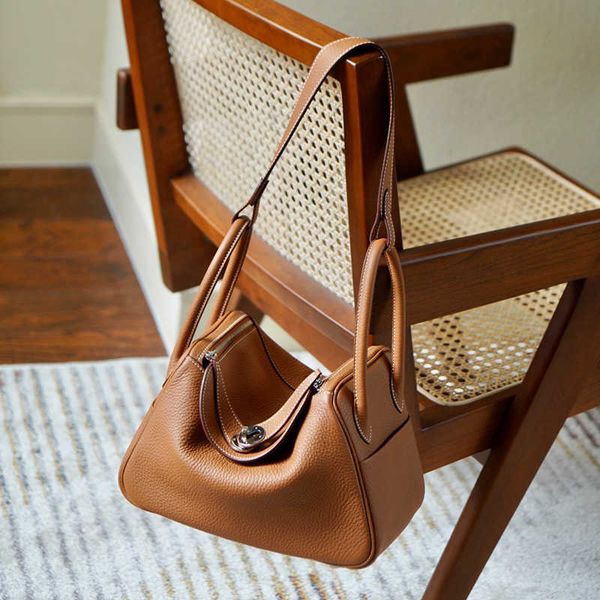 

luxury hemrres tote bag lindys's in 2023 bag with high beauty new mother's pillow fashion trend one-shoulder diagonal straddle por