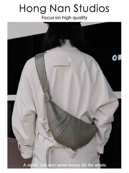 

the row niujiao baosen is a travel ins chinoiserie luxury commuter handbag for women