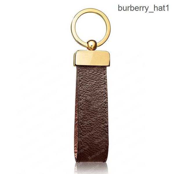 

2023 designer keychain key chain buckle lovers car keychain handmade leather keychains men women bags pendant accessories 5 color 65221 with, Silver