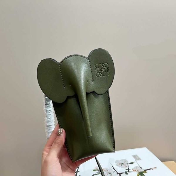 

2023 new pure leather solid color elephant mini crossbody phone bag fashionable and versatile super cute