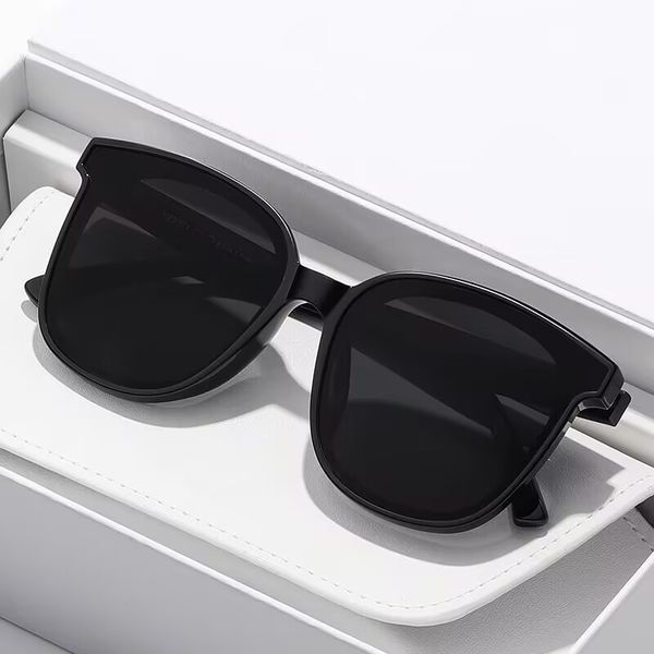 

fashion designer sunglasses goggle beach sun glasses for man woman eyeglasses 4 color high quality, White;black