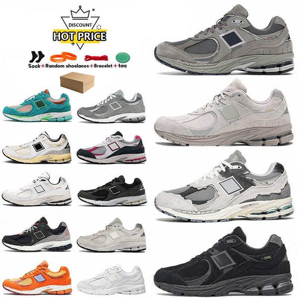 

designer 2002r athletic mens women casual shoes black white protection pink trainers sports sneakers with box