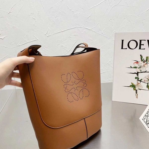

new cowhide spliced bucket bag art style shoulder crossbody fashion versatile popular