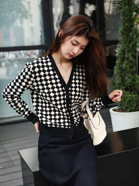 

women's sweater knitted cardigan luxury brand designer brand logo knitted blouse new autumn winter women stylish casual beading cardiga, White;black
