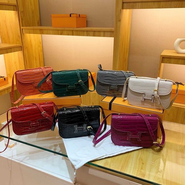 

2023 new crocodile pattern kangkang bag pu women's tofu premium small square one shoulder crossbody