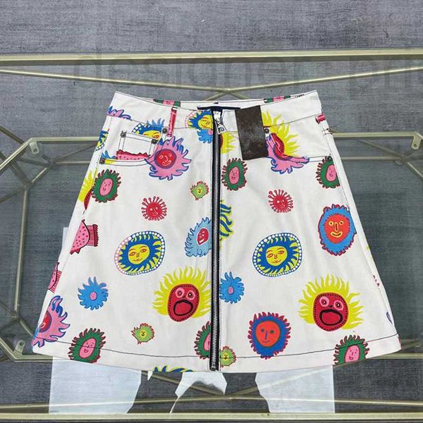 

women's jeans designer 2023 summer new fashion painted printed denim skirt slim high waist interesting pattern denim shorts chic, Blue