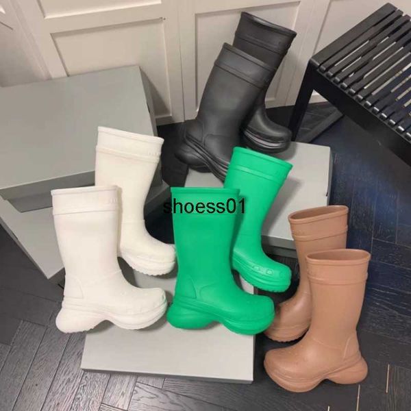 

achigo's same balenciga rain boots 202 autumn/winter new rubber thick sole anti slip and durable hole shoes women's boot, Black