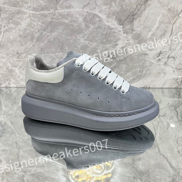 

luxury casual shoe trainer womens flat platform designer white black leather mens designer woman shoe men designer sneaker xsd221129