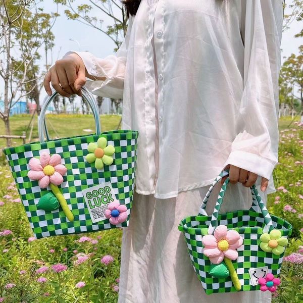 

2023 new iridescence woven bag large capacity handwoven vegetable basket sunflower summer leisure beach bag designer bag nylon woven bags to