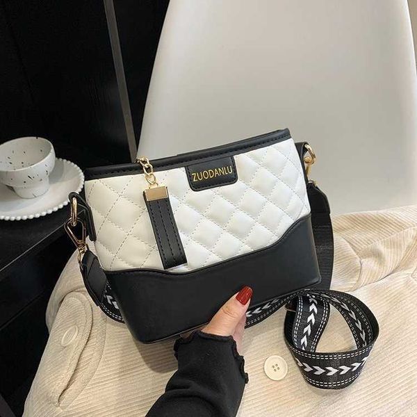 

handbag designer 2023 xiaoxiangfeng lingge women's new autumn and winter versatile wandering high one shoulder crossbody bag
