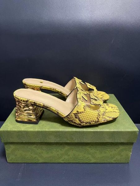 

2023 slipper luxury designer leather ladies sandals summer flat shoes fashion beach women slippers letter drag 35-42, Black