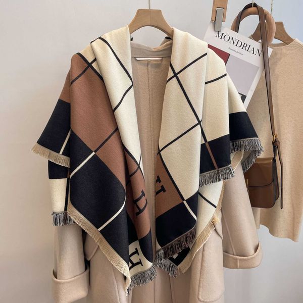 

2022 autumn and winter new h letter color matching imitation cashmere scarf women's warm air conditioning shawl, Blue;gray